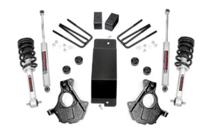 ROUGH COUNTRY 3.5in GM Suspension Lift | Knuckle Kit w/ Struts 12132