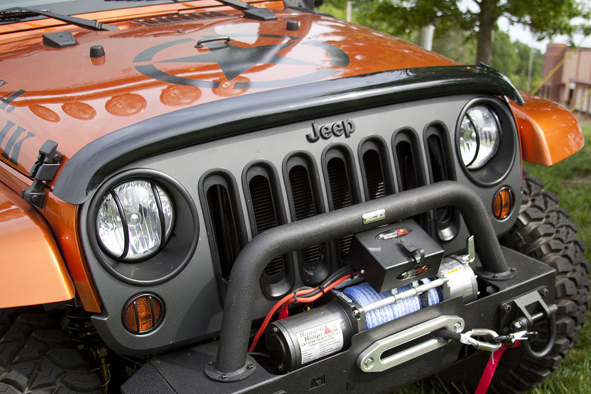 RUGGED RIDGE Wraparound Bug Deflector Smoke 07-18 Jeep Wran 11350.02