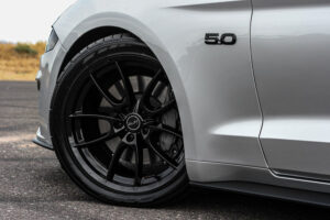 DRAKE AUTOMOTIVE GROUP Wheel Shelby CS 5 19×9.5 Hyper Silver CS5-995534-CP
